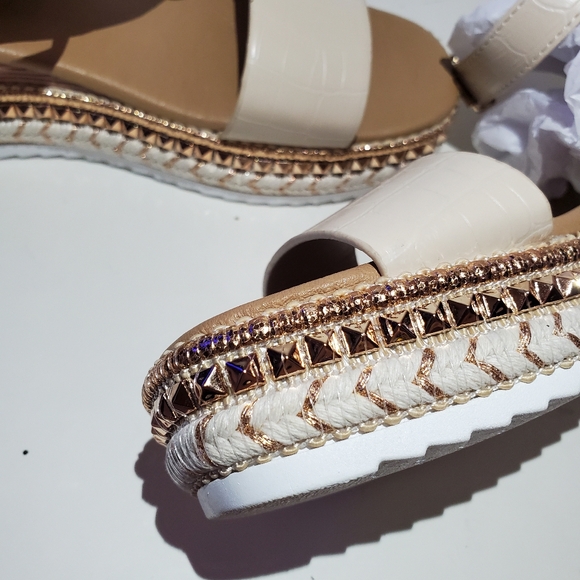 Womens NWOT Boutique Flat Sandals Straps Sz 9 - Picture 6 of 7